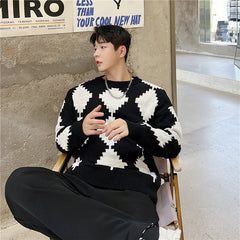 Black And White Contrast Rhomboid Round Neck Knit
