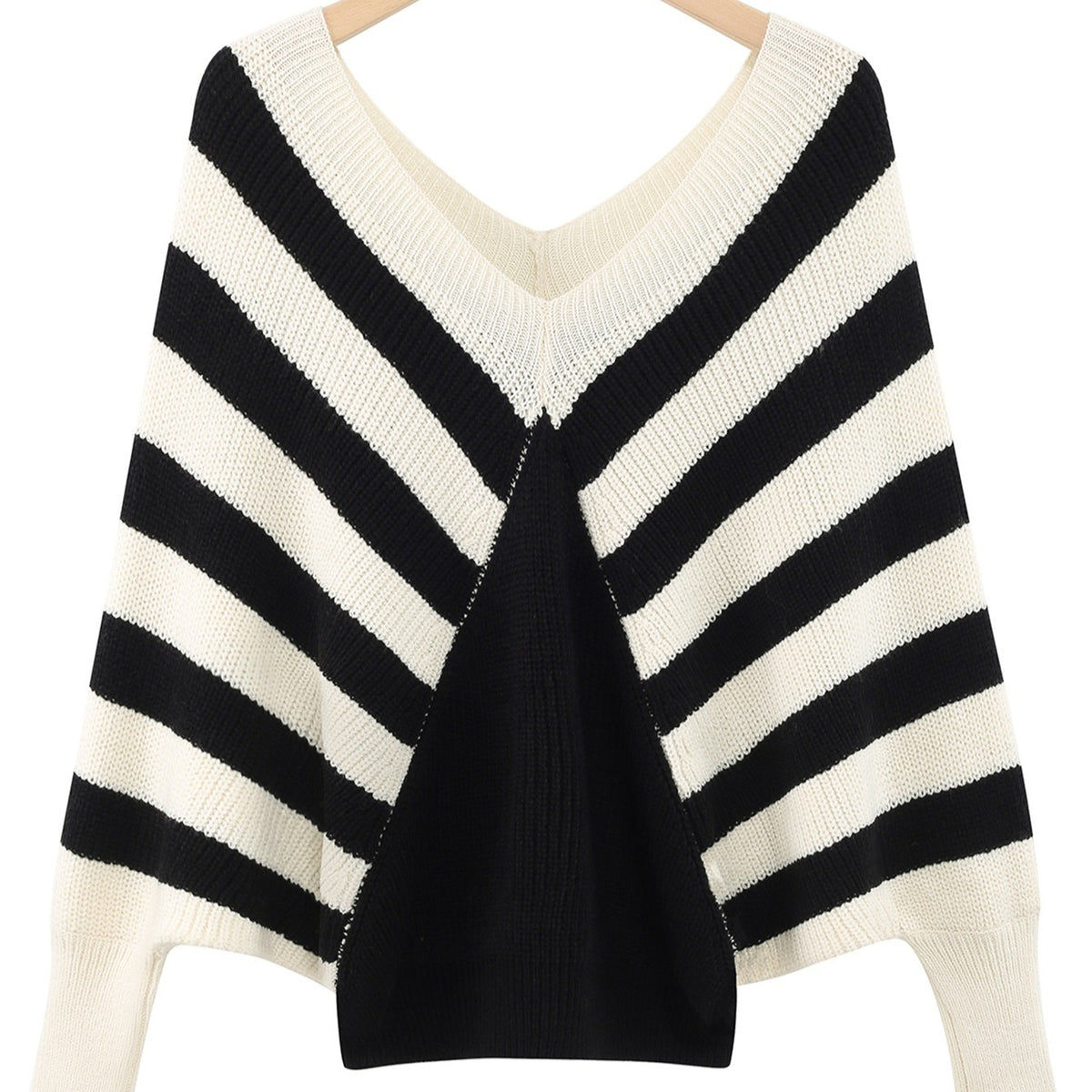 Flattering V-neck Stripe Knitwear